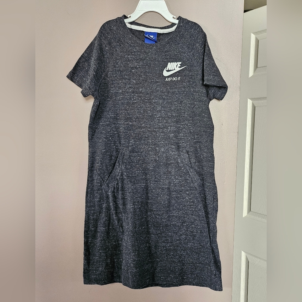 Girl's NIKE dress